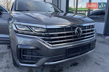 Внедорожник / Кроссовер Volkswagen Touareg 2022 в 