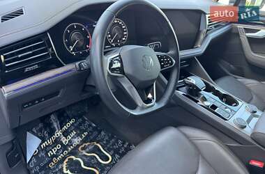 Внедорожник / Кроссовер Volkswagen Touareg 2022 в 