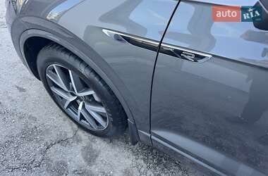Внедорожник / Кроссовер Volkswagen Touareg 2022 в 