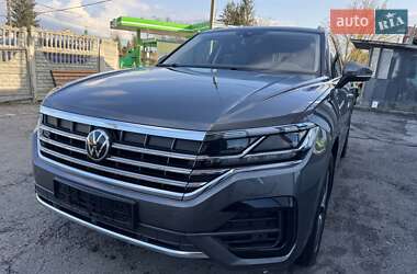 Внедорожник / Кроссовер Volkswagen Touareg 2022 в 
