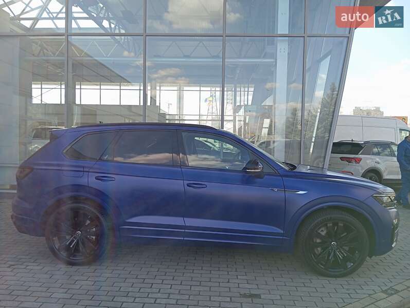 Внедорожник / Кроссовер Volkswagen Touareg 2021 в Киеве
