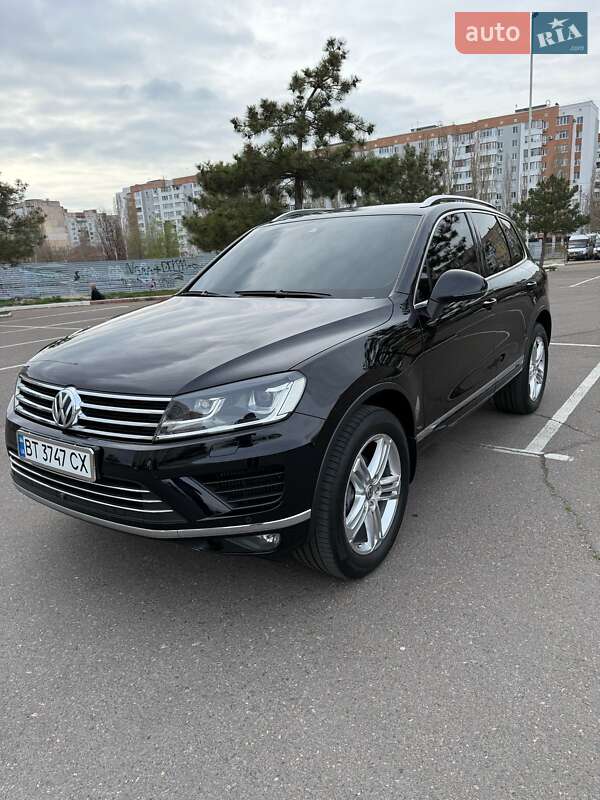 Позашляховик / Кросовер Volkswagen Touareg 2014 в Миколаєві
