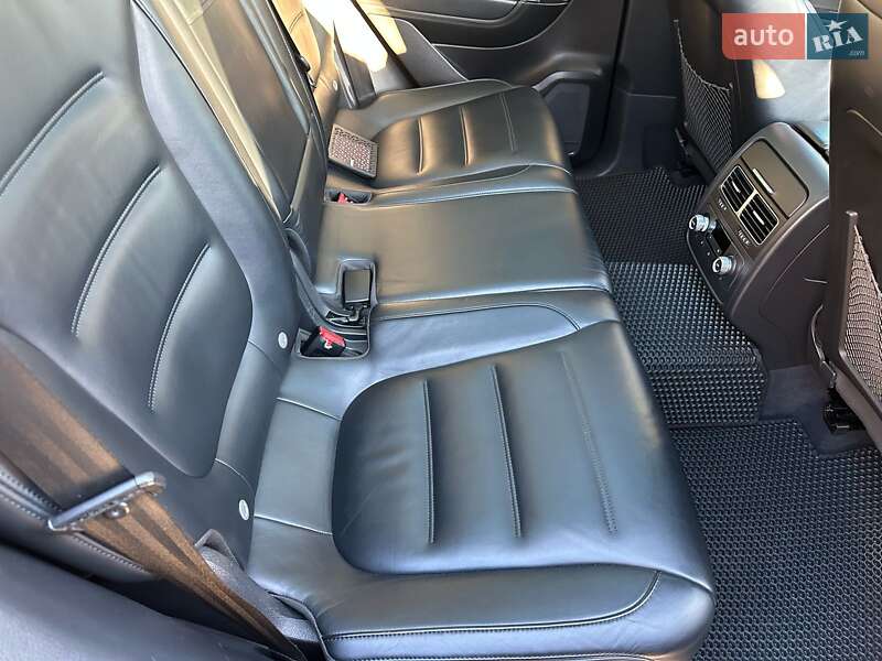 Позашляховик / Кросовер Volkswagen Touareg 2014 в Миколаєві