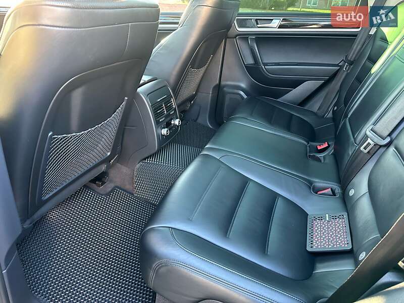 Позашляховик / Кросовер Volkswagen Touareg 2014 в Миколаєві