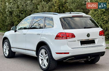 Внедорожник / Кроссовер Volkswagen Touareg 2012 в 