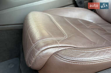 Внедорожник / Кроссовер Volkswagen Touareg 2012 в 