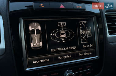 Внедорожник / Кроссовер Volkswagen Touareg 2012 в 