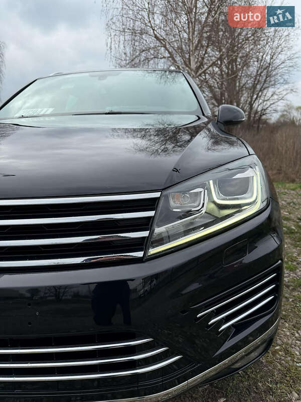 Позашляховик / Кросовер Volkswagen Touareg 2017 в Івано-Франківську