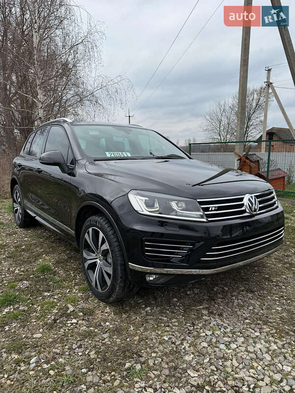 Позашляховик / Кросовер Volkswagen Touareg 2017 в Івано-Франківську