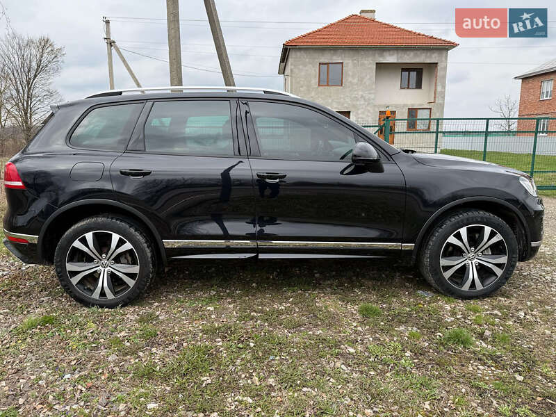 Позашляховик / Кросовер Volkswagen Touareg 2017 в Івано-Франківську