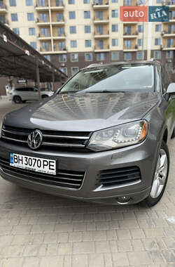 Внедорожник / Кроссовер Volkswagen Touareg 2010 в 