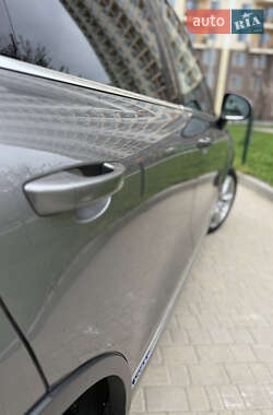 Внедорожник / Кроссовер Volkswagen Touareg 2010 в 