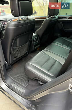 Внедорожник / Кроссовер Volkswagen Touareg 2010 в 