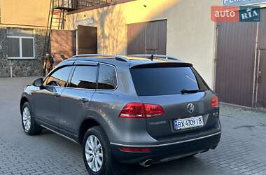 Внедорожник / Кроссовер Volkswagen Touareg 2011 в 
