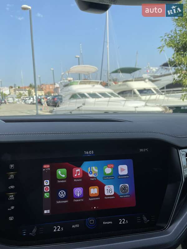 Позашляховик / Кросовер Volkswagen Touareg 2021 в Ужгороді