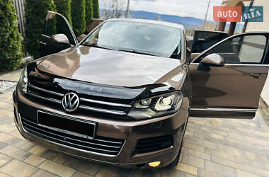 Внедорожник / Кроссовер Volkswagen Touareg 2011 в 
