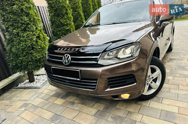 Внедорожник / Кроссовер Volkswagen Touareg 2011 в 