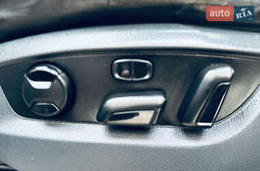 Внедорожник / Кроссовер Volkswagen Touareg 2011 в 