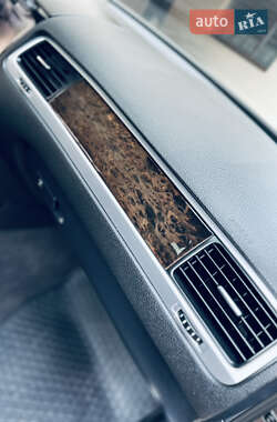 Внедорожник / Кроссовер Volkswagen Touareg 2011 в 