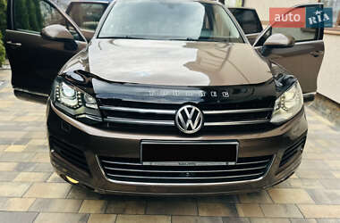 Внедорожник / Кроссовер Volkswagen Touareg 2011 в 
