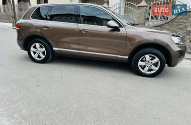 Внедорожник / Кроссовер Volkswagen Touareg 2011 в 