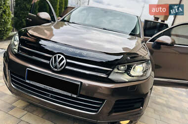 Внедорожник / Кроссовер Volkswagen Touareg 2011 в 