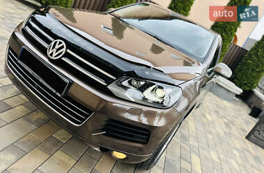 Внедорожник / Кроссовер Volkswagen Touareg 2011 в 