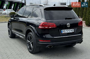Внедорожник / Кроссовер Volkswagen Touareg 2013 в 