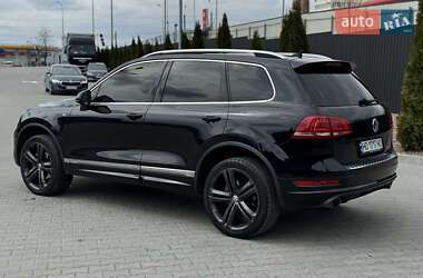 Внедорожник / Кроссовер Volkswagen Touareg 2013 в 