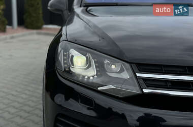 Внедорожник / Кроссовер Volkswagen Touareg 2013 в 
