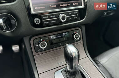 Внедорожник / Кроссовер Volkswagen Touareg 2013 в 