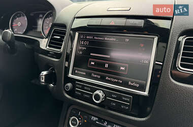 Внедорожник / Кроссовер Volkswagen Touareg 2013 в 