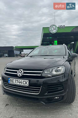 Внедорожник / Кроссовер Volkswagen Touareg 2014 в 