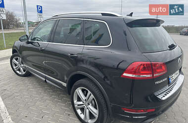 Внедорожник / Кроссовер Volkswagen Touareg 2014 в 