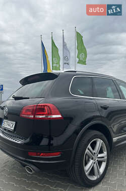 Внедорожник / Кроссовер Volkswagen Touareg 2014 в 