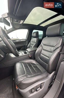 Внедорожник / Кроссовер Volkswagen Touareg 2014 в 