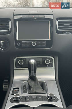 Внедорожник / Кроссовер Volkswagen Touareg 2014 в 