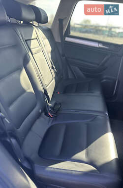 Внедорожник / Кроссовер Volkswagen Touareg 2014 в 