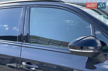 Внедорожник / Кроссовер Volkswagen Touareg 2019 в 
