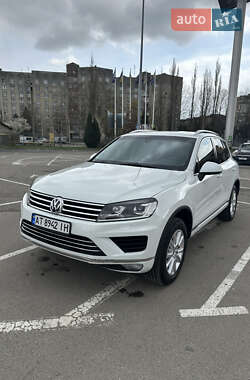 Внедорожник / Кроссовер Volkswagen Touareg 2013 в 