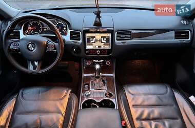 Позашляховик / Кросовер Volkswagen Touareg 2012 в 