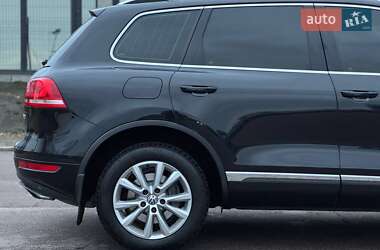 Позашляховик / Кросовер Volkswagen Touareg 2012 в 
