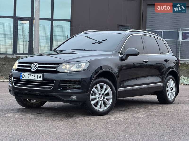 Позашляховик / Кросовер Volkswagen Touareg 2012 в 