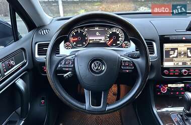 Позашляховик / Кросовер Volkswagen Touareg 2012 в 