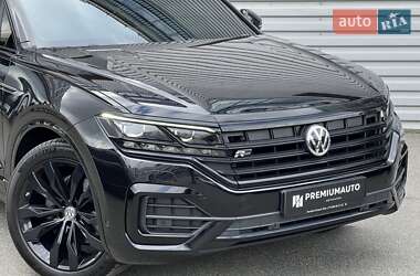 Внедорожник / Кроссовер Volkswagen Touareg 2018 в 