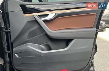 Внедорожник / Кроссовер Volkswagen Touareg 2018 в 
