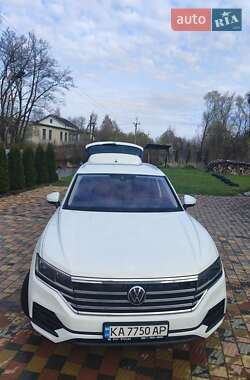 Внедорожник / Кроссовер Volkswagen Touareg 2020 в 