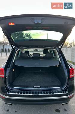 Позашляховик / Кросовер Volkswagen Touareg 2016 в 