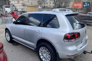 Внедорожник / Кроссовер Volkswagen Touareg 2007 в 