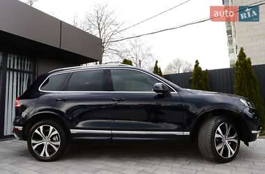 Позашляховик / Кросовер Volkswagen Touareg 2016 в 